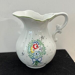 Gloria-designed and created by Gloria Vanderbilt exclusively for Mann Fine China